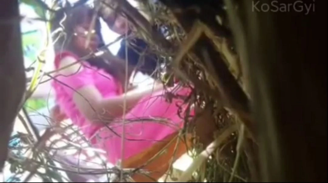 မြန်မာချောင်းရိုက် (၄) – Myanmar Couple