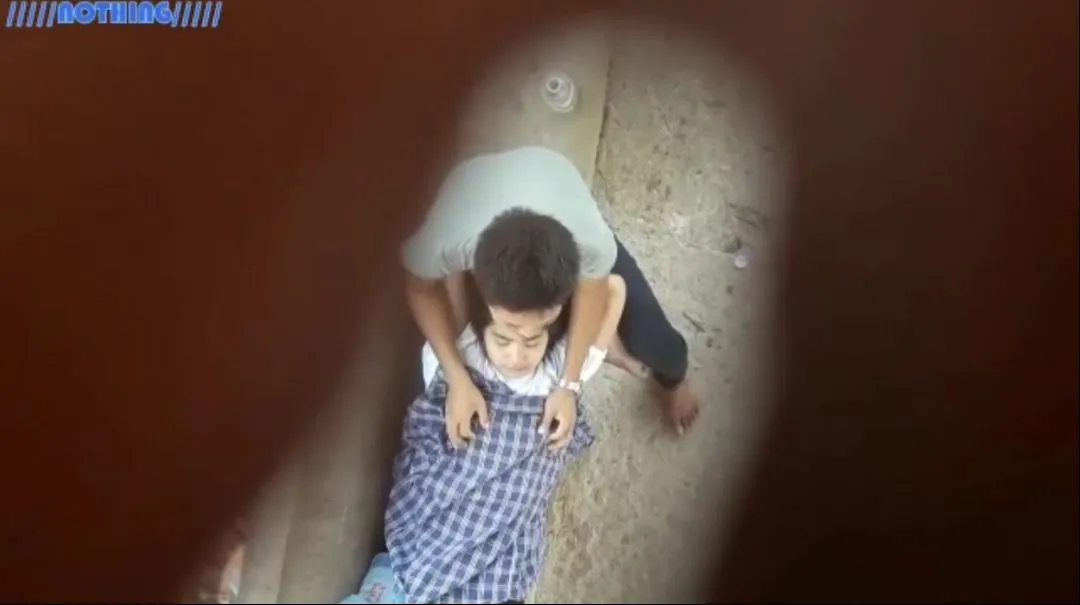 မြန်မာချောင်းရိုက် (၂၃) – Myanmar Couple Dating Public Seat