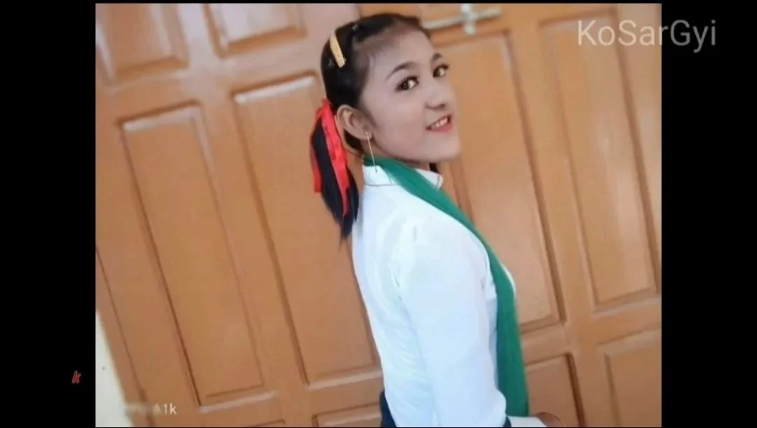 အိမ်သာထဲပွတ်တဲ့ ဆရာမလေး – Teacher Pussy Finger Fuck In The Toilet