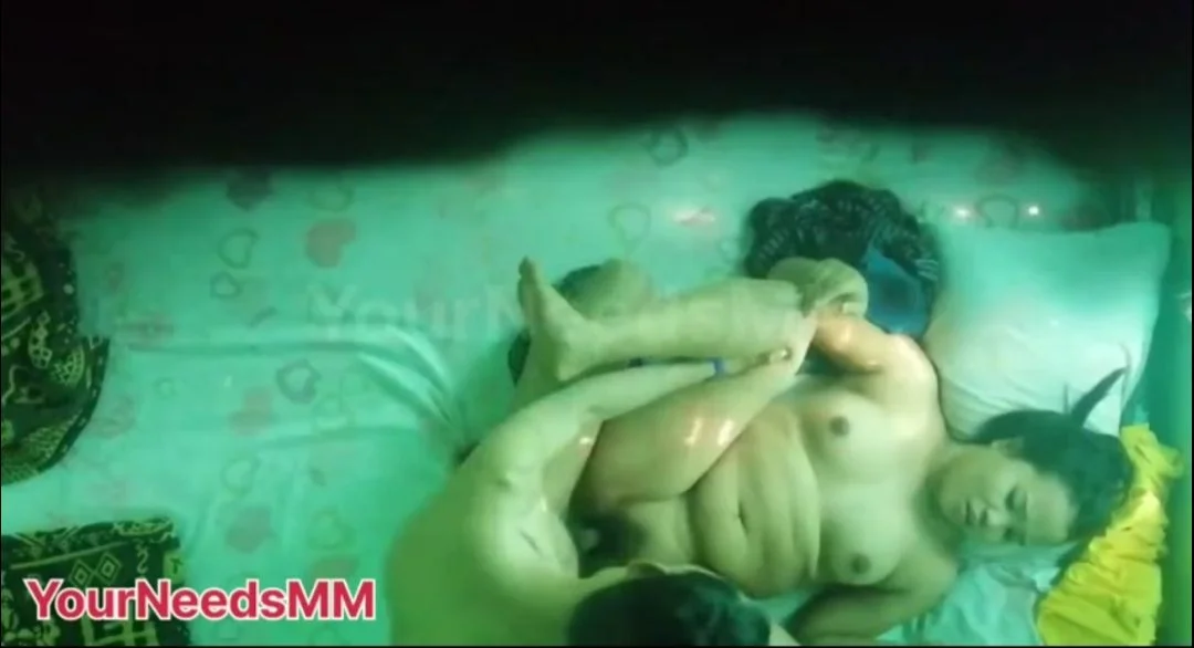 ဖက်တီးမ‌လေးကို တည်းခိုခန်းခေါ်အကြိုက်တီးတာ – Having Rough Sex With A Chubby Girl In Guest House