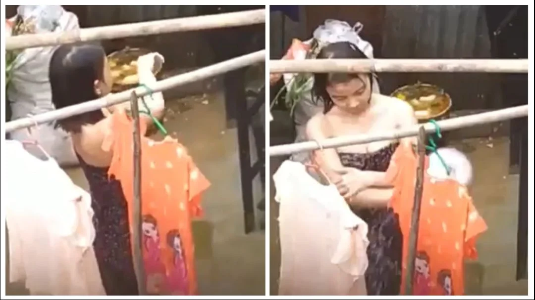 ရေချိုးချောင်းရိုက် (၂၀) – Teen Girl Showering