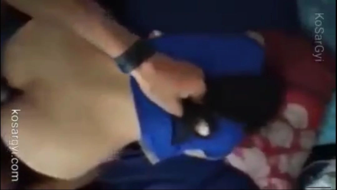 ဆံပင်ရှည်ကြီးကို ဆွဲပြီးကြုံးတာ – 18 Year old Myanmar girl getting hair pulling Fucked Rough