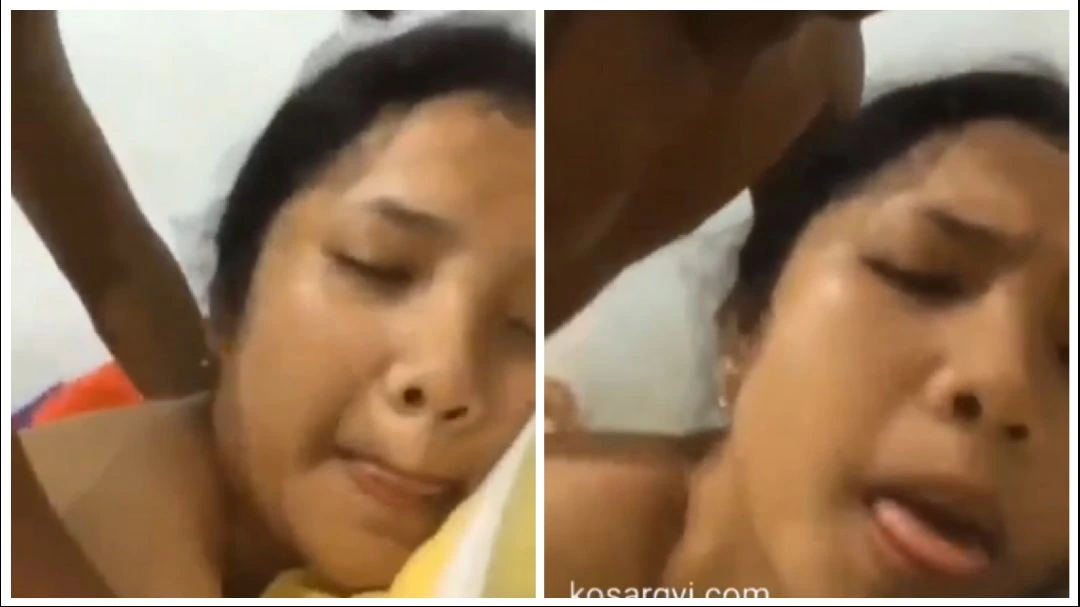 စော်လေးကောင်းနေတာ လျှာပါထွက်တယ် – Teen Couple Having Real Homemade Sex